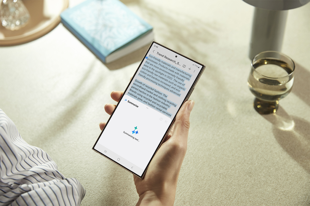 Samsung Galaxy S24 showing Note Assist feature.